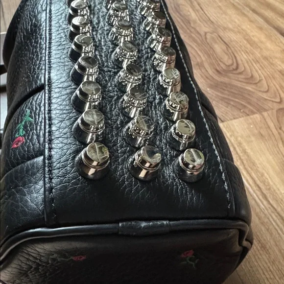 Alexander Wang Mini Rockie shoulder bag in black pebbled leather with rose print - Picture 5 of 5